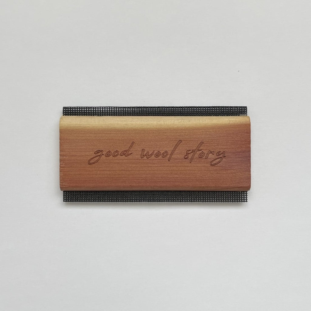 'Cedar' wool comb