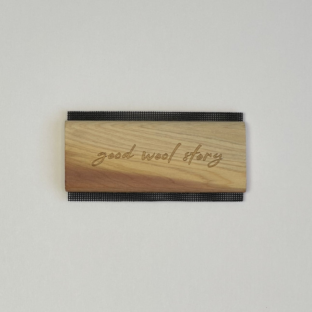 'Cedar' wool comb