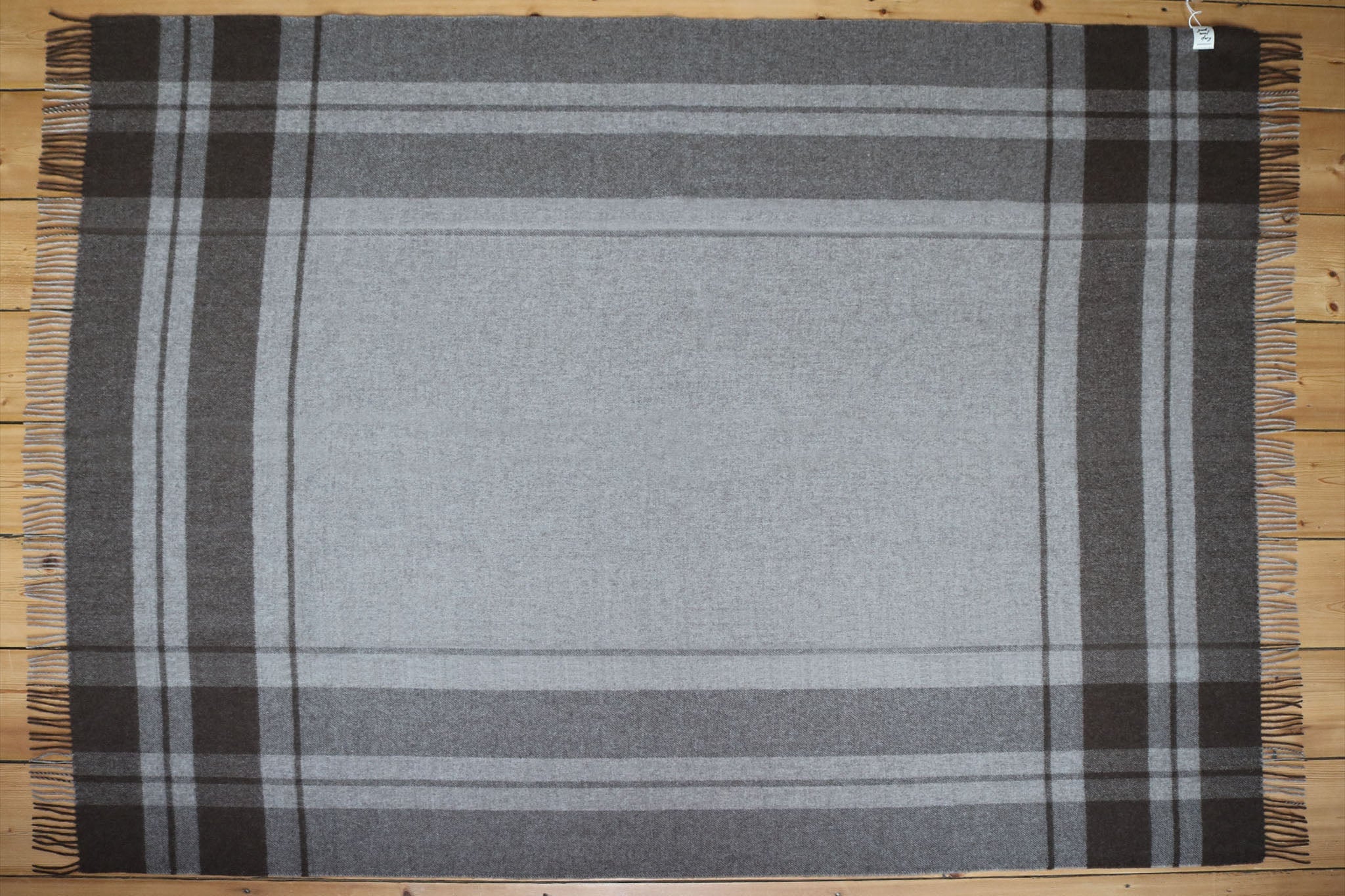 'Picnic' throw