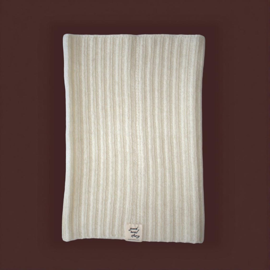 'Sleek' sheep wool snood
