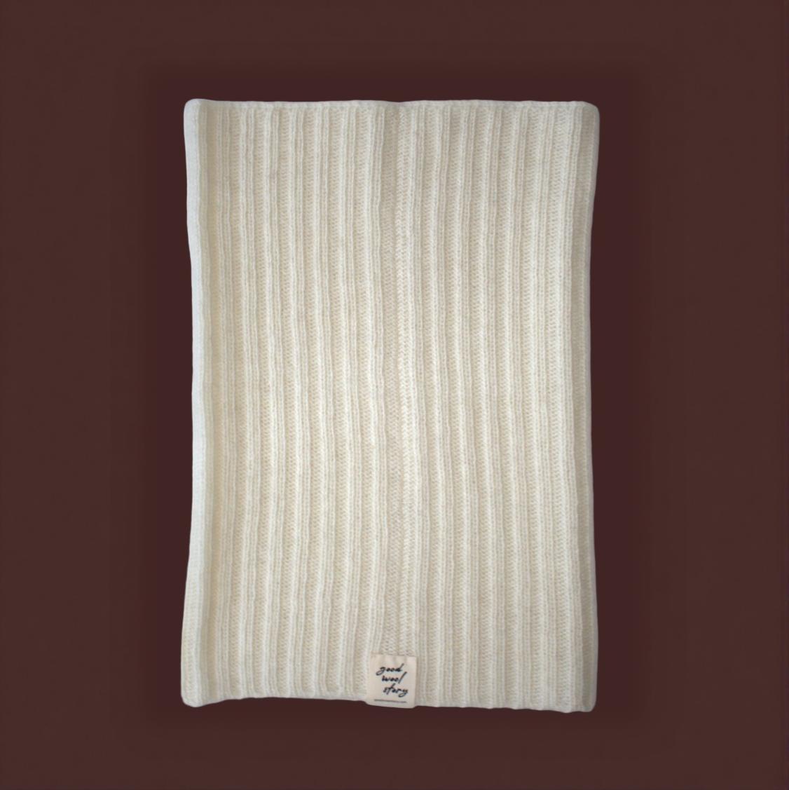 'Sleek' sheep wool snood