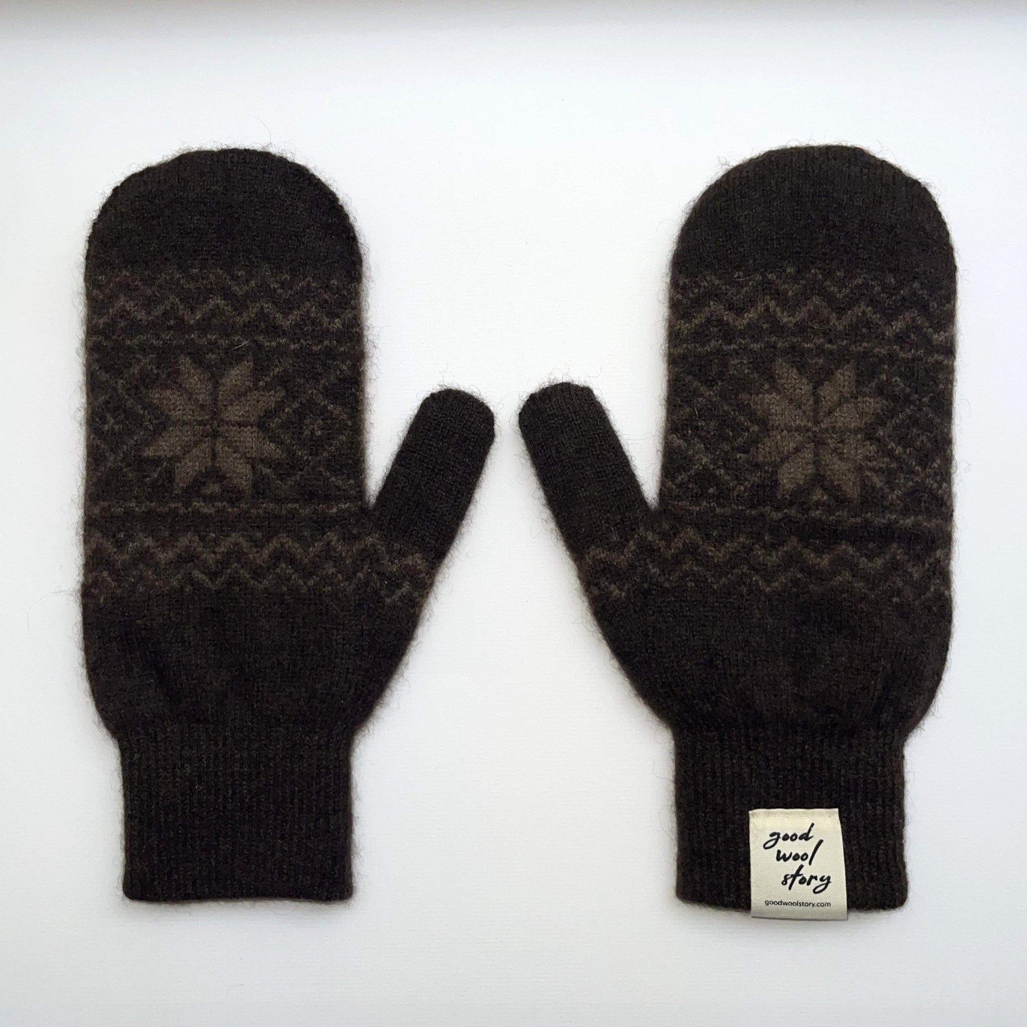 'Snow' yak wool mittens
