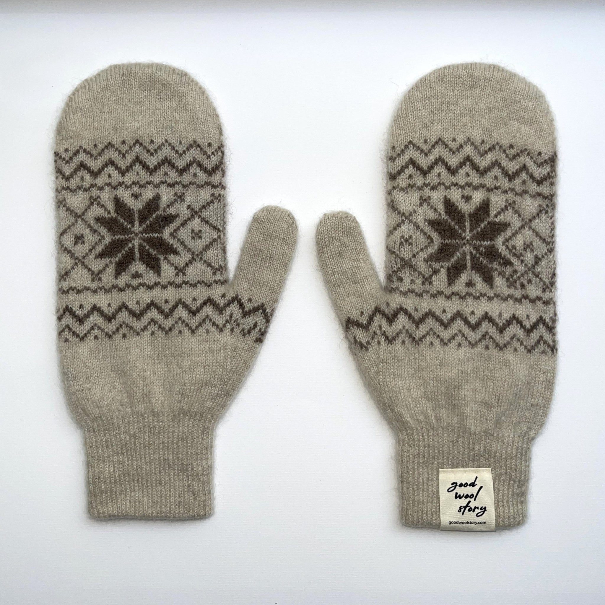 'Snow' yak wool mittens