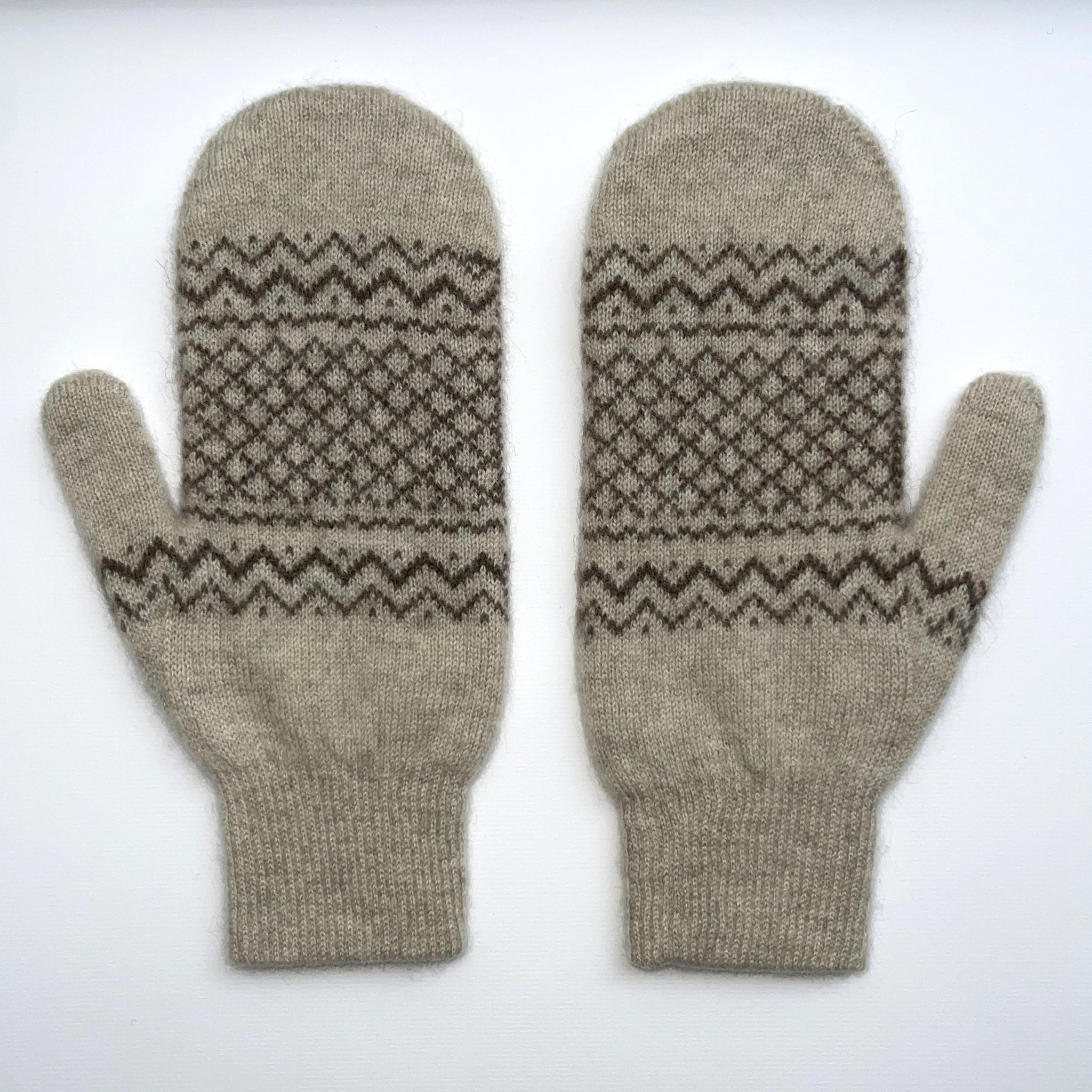 'Snow' yak wool mittens